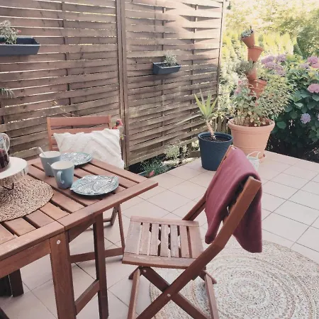 Schaefer Mit Direktem Zugang Zum Garten *