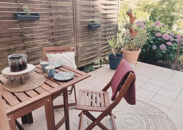 Schaefer Mit Direktem Zugang Zum Garten *
